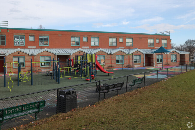 Bentley Academy Charter School provides education in the neighborhood of 
Salem.