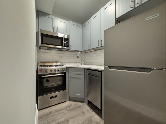 503 W Belmont Ave unit A03C, Chicago, IL 60657 - photo 3