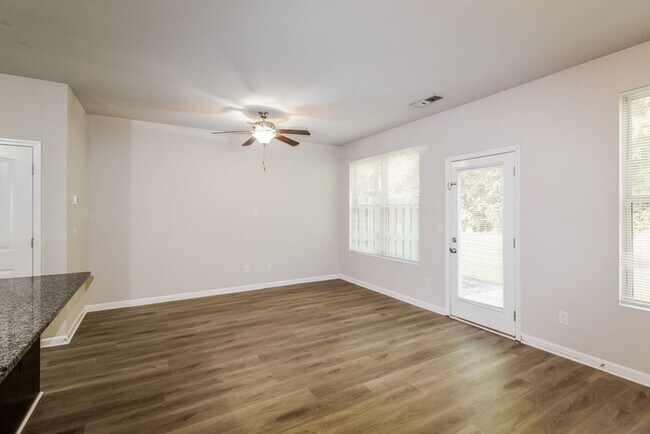 3279 Pennington Dr, Lithonia, GA 30038 - photo 5