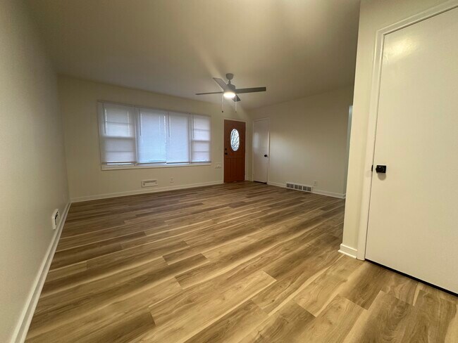 5317 N 45th St, Omaha, NE 68104 - photo 2