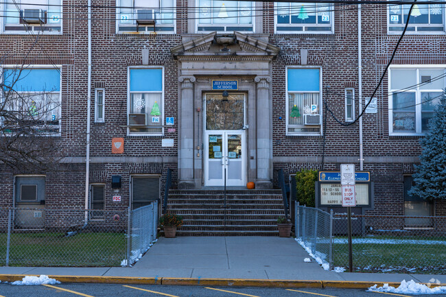 The Jefferson School has students from grade 3-5.