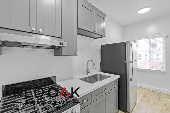 516 N Harvard Blvd unit 202, Los Angeles, CA 90004 - photo 4