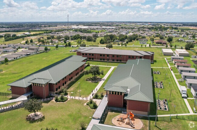 Horizons Elementary School has a courtyard area for its students and staff to enjoy.