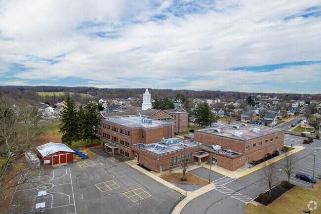 The teachers at Walter Hill School have scored an overall A- on niche.com.