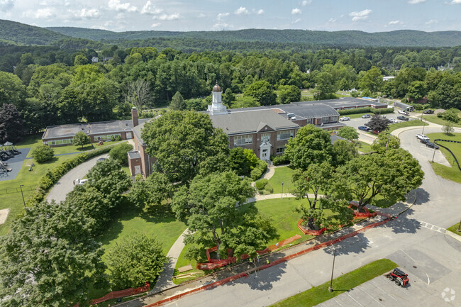 Pawling Elementary School is located at 7 Haight Street in Pawling, NY.