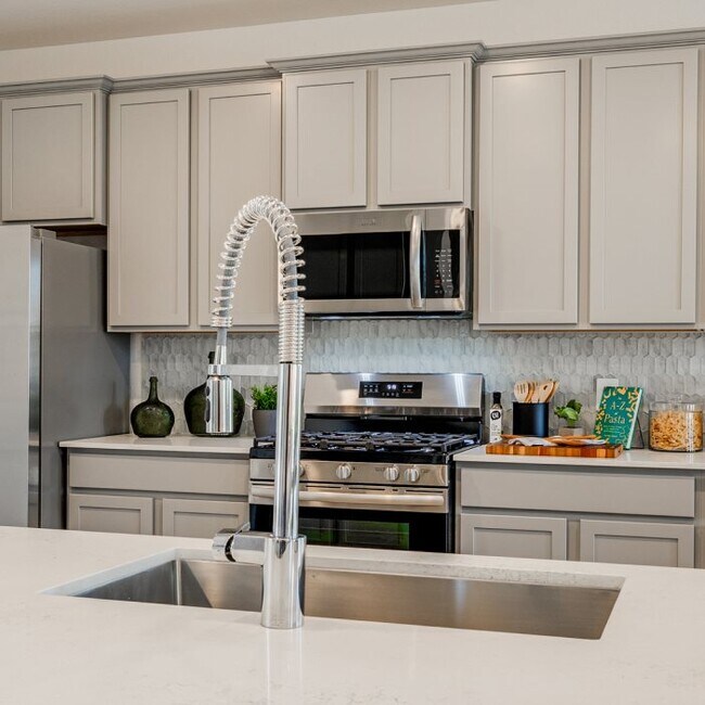 17863 Aile Pierre Pass, Conroe, TX 77302 - photo 4