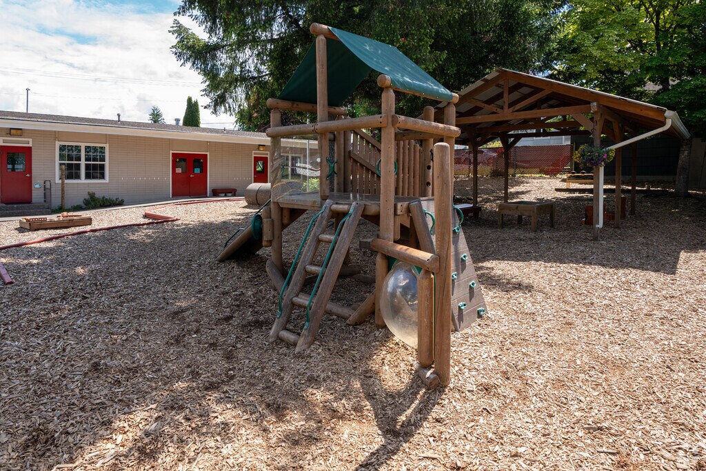 Montessori Children's House of Long View 07