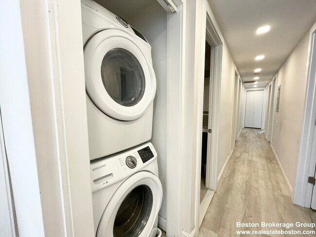 113 Hillside St unit 3, Roxbury Crossing, MA 02120 - photo 7