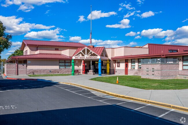 Grant Elementary School located in Country Hills.