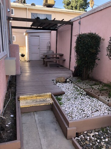 13233 Oxnard St unit 4, Van Nuys, CA 91401 - photo 3