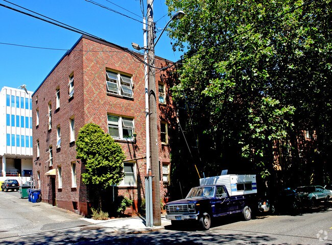 Spacious Units in a Vintage Brick Building- Walk to Seattle Center, Shops,and Restaurants!, Seattle, WA 98109 - photo 5
