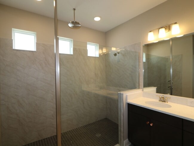 31256 Pendleton Landing Cir, Wesley Chapel, FL 33545 - photo 2