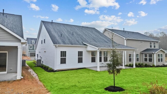 462 Amaryllis Ln, Woodruff, SC 29388 - photo 6