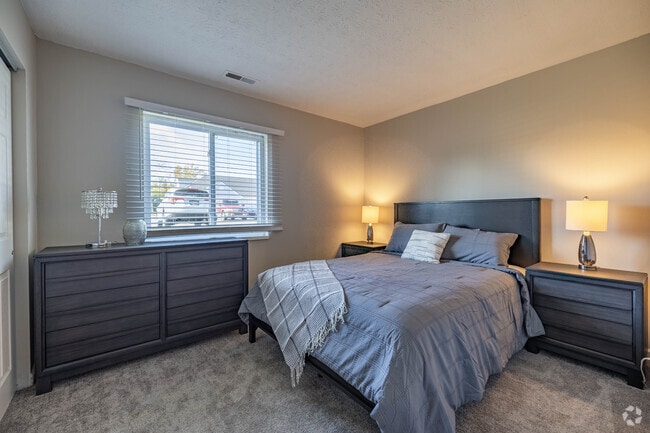 2BR, 1BA - 860SF - Second Bedroom