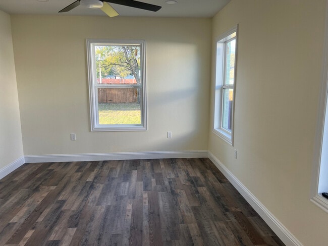 1607 Lansford Ave, Dallas, TX 75224 - photo 7