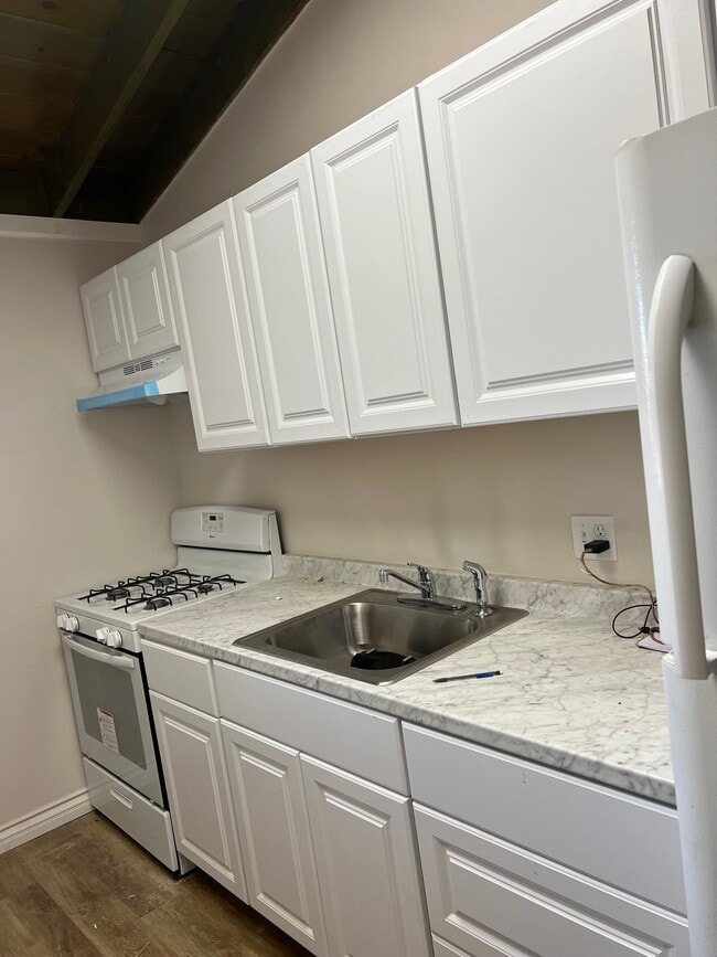 111 9th St, Calexico, CA 92231 - photo 2