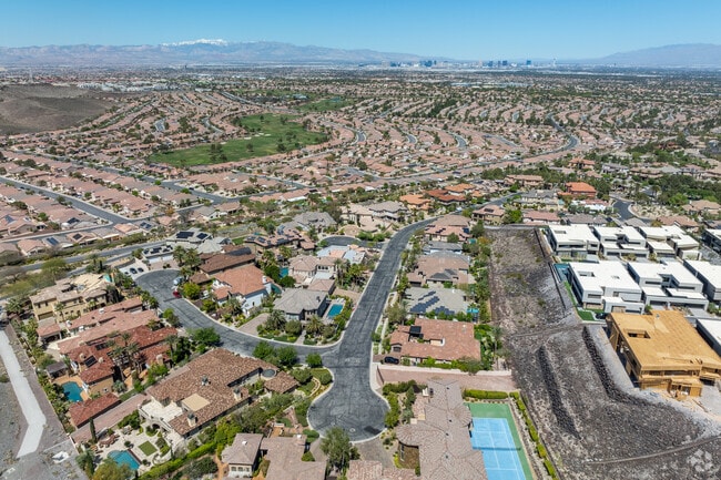 McDonald Ranch is made up of several small neighborhoods catering to different lifestyles.