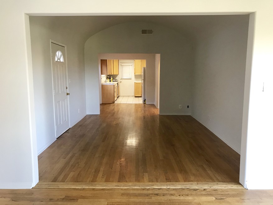 910 Robinson St unit 910, Los Angeles, CA 90026 - photo 1