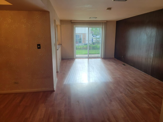 9260 Dee Rd, Des Plaines, IL 60016 - photo 3