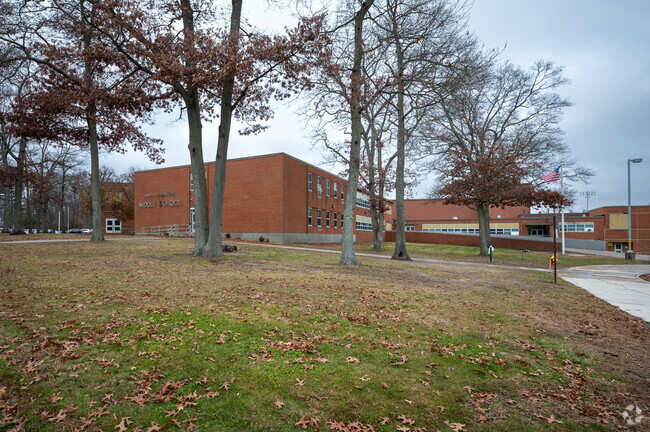 Discover academic brilliance at Harold L. Qualters Middle School in Mansfield.