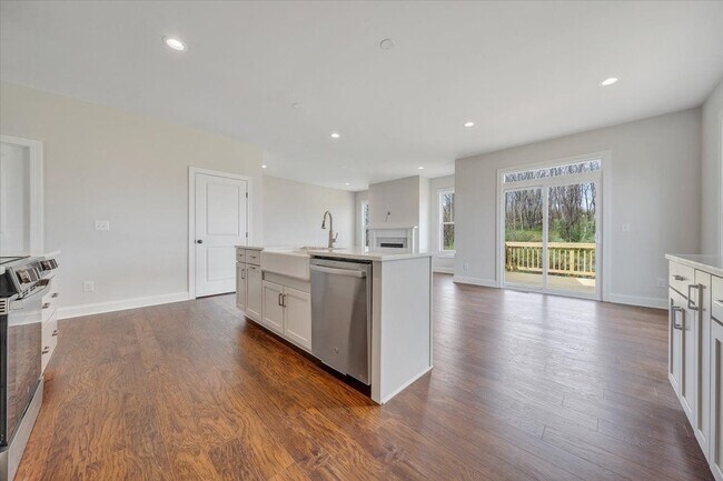 3930 Prices Fork Road St unit 37365046, Blacksburg, VA 24060 - photo 2