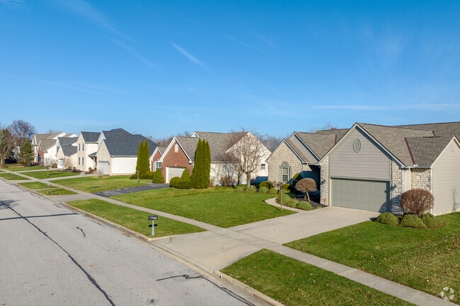 Most homes in the Violet neighborhood have three or four bedrooms.