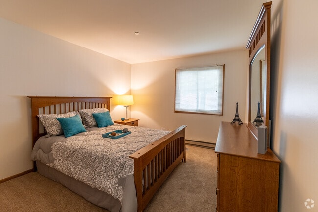 Patriot Prairie of Woodstock (FKA Prairie View), Woodstock, IL 60098 - photo 3