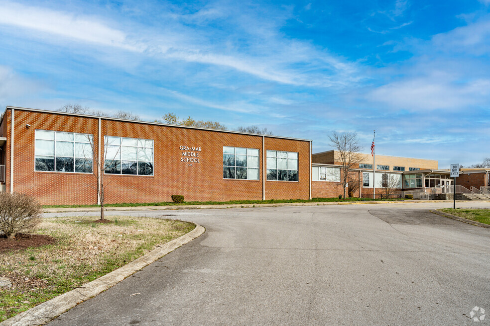 Gra-Mar Middle School, Nashville TN Rankings & Reviews - Homes.com