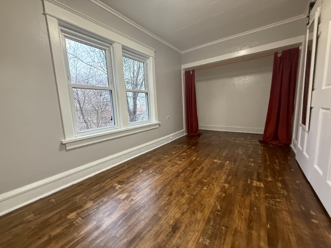 1201 N 7th Ave E unit Upstairs floor, Duluth, MN 55805 - photo 4