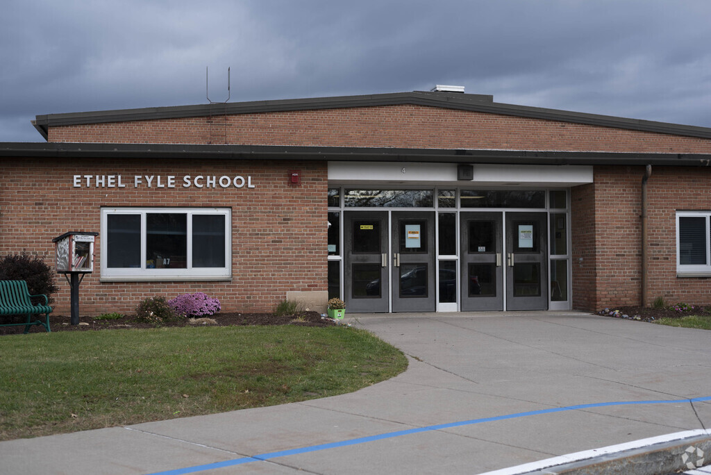 Ethel K. Fyle Elementary School provides education in the neighborhood of 
South Monroe County.
