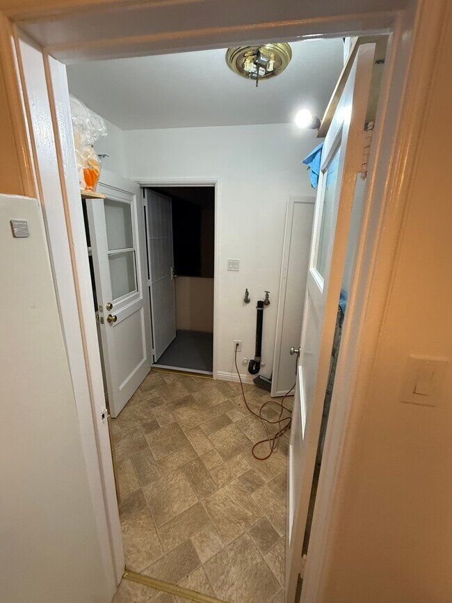 846 N Sweetzer Ave unit 846 N Sweetzer Ave, West Hollywood, CA 90069 - photo 5