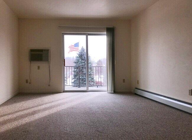 Southbrook Manor, Manitowoc, WI 54220 - photo 3