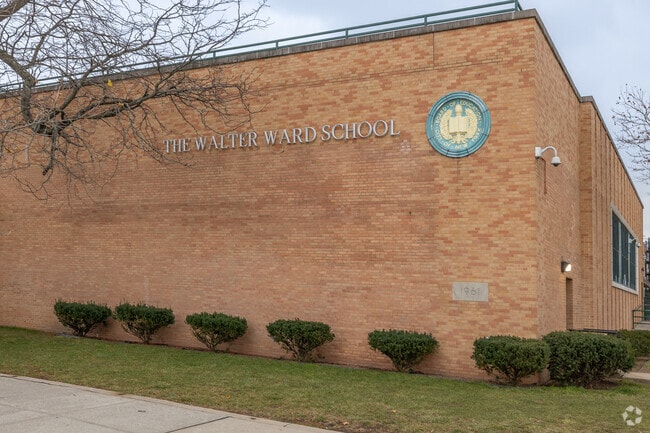 The student population is made up of 48% female students and 52% male students.