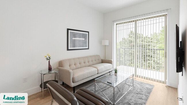 650 E Sycamore St unit 3211, Denton, TX 76201 - photo 2