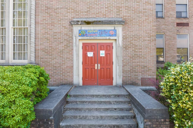 Llewellyn Elementary School serves grades K-5 on SE 14th Ave in Portland.