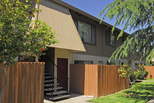 Howe Manor East Apartments, Sacramento, CA 95825 - photo 6