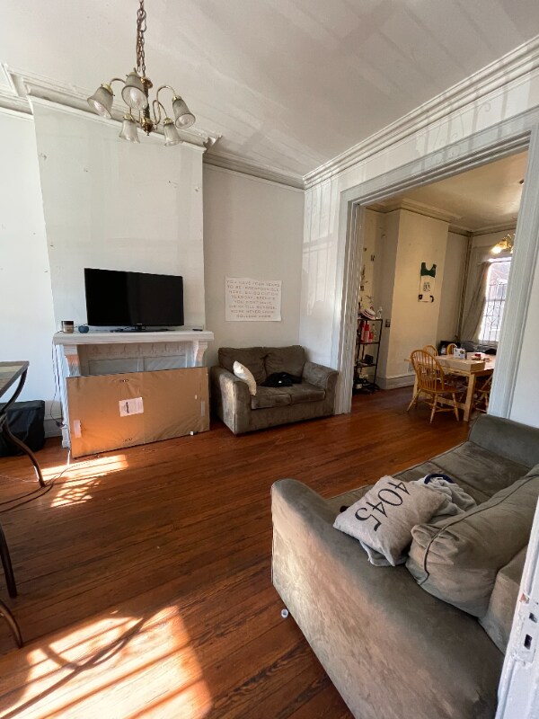 4045 Locust St, Philadelphia, PA 19104