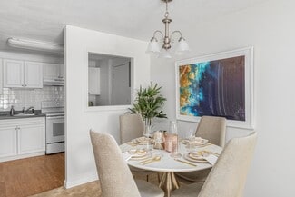 54 Bridle Path Cir, Randolph, MA 02368