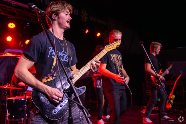 Enjoy live music at Bub's Irish Pub in Germantown, Wisconsin.