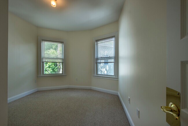 44 Pratt St unit 3, Allston, MA 02134 - photo 2