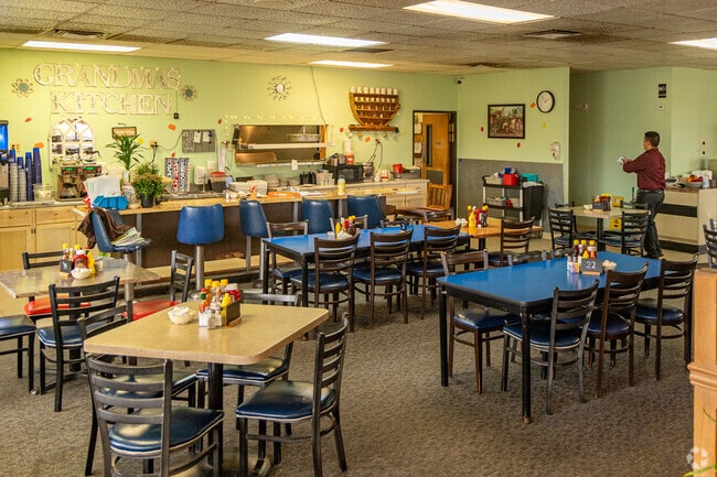 Locals enjoy dining at Grandma’s Kitchen, a favorite eatery in Bloomfield.