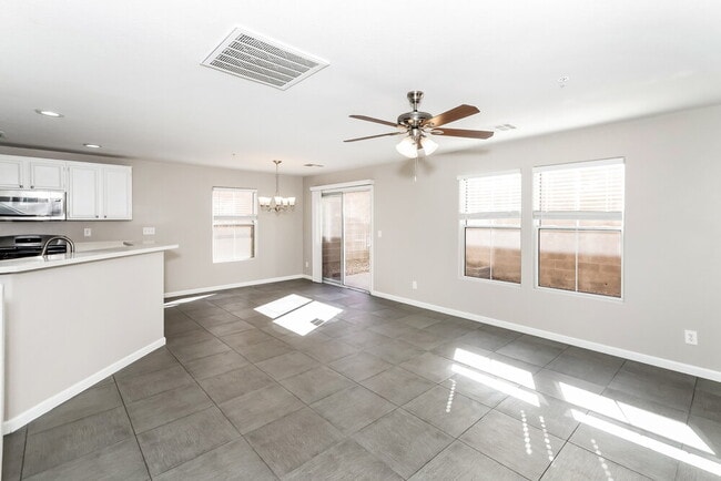 151 Desert Pond Ave, Henderson, NV 89002 - photo 5