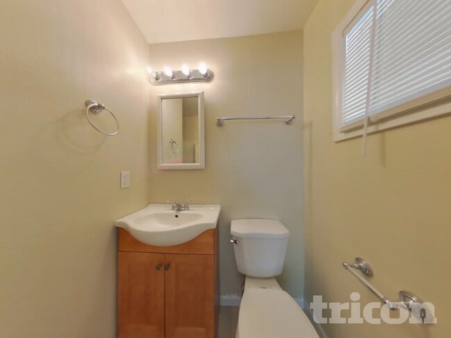 1724 Hemlock St, Fairfield, CA 94533 - photo 7