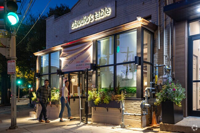 Come into Claudio’s Table a well prepared Italian but informal restaurant in Kent.