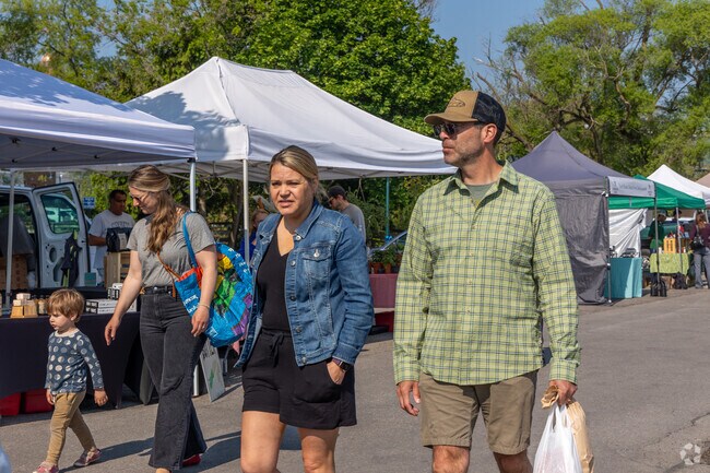Traverse City Farmers Market highlights the neighborhoods walkability and accessibility.