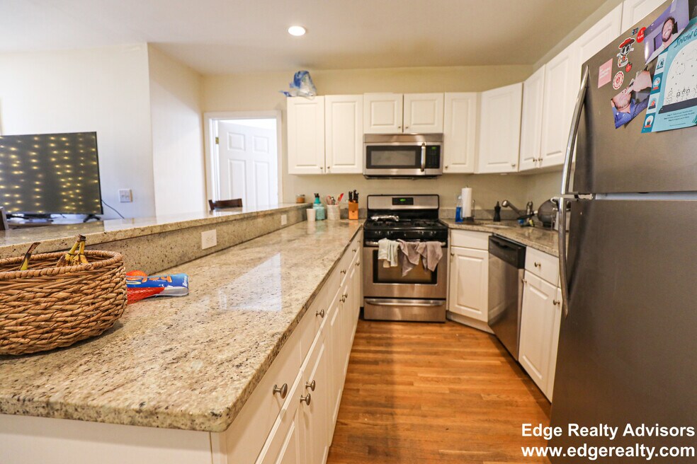 66 Egmont St unit 4, Brookline, MA 02446 - photo 1