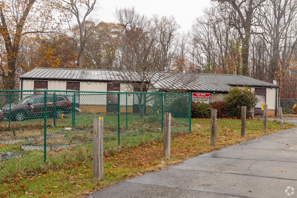 The South Ashland Resource Center is an educational institution that serves the community.