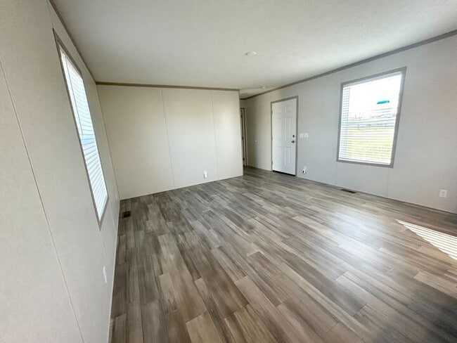 29773 W Deerfield Ct, Chesterfield, MI 48051 - photo 3