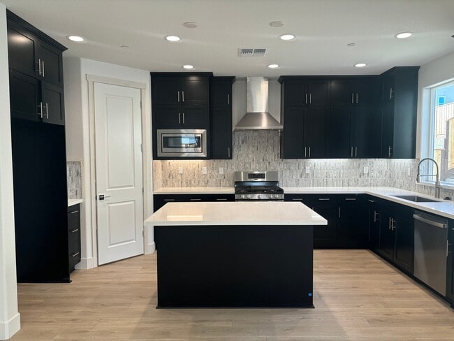 227 Echols Dr, Martinez, CA 94553 - photo 4