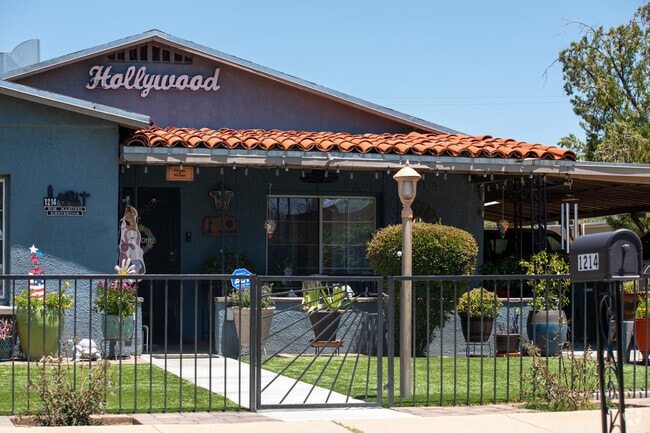 Residents in Barrio Hollywood pay homage to the Hollywood theme.